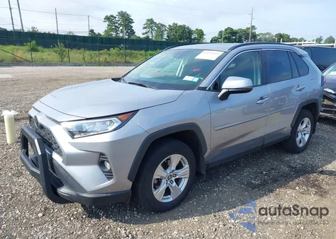 2019 Toyota Rav4 Xle z USA, uszkodzony, nr VIN JTMP1RFV0KD014785